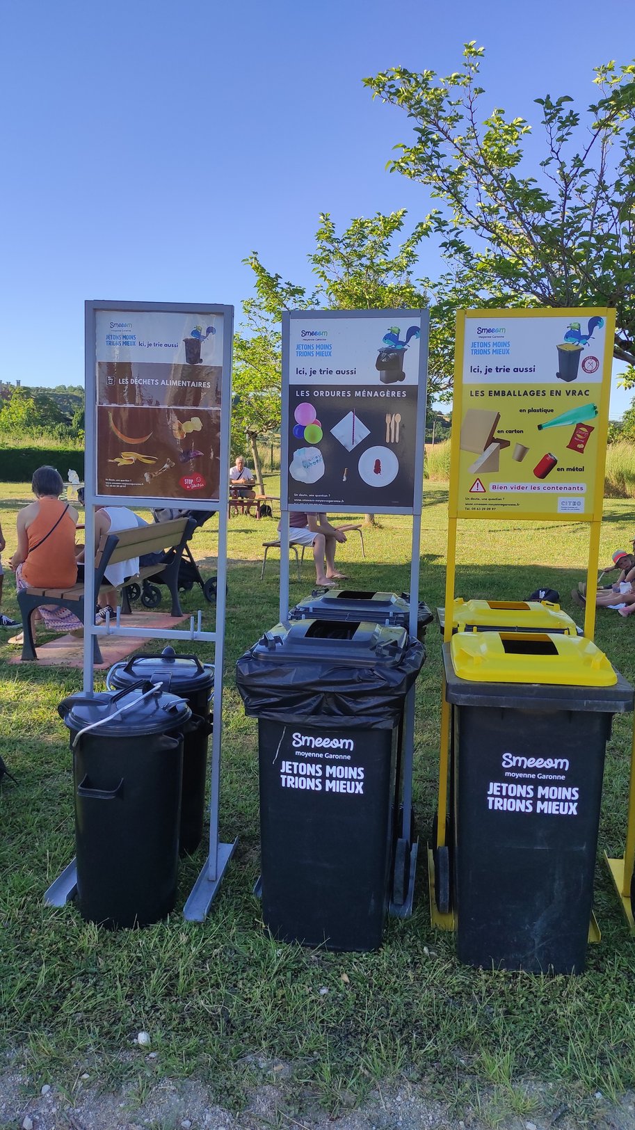 Totems de sensibilisation des convives au tri des déchets lors d"évènements festifs